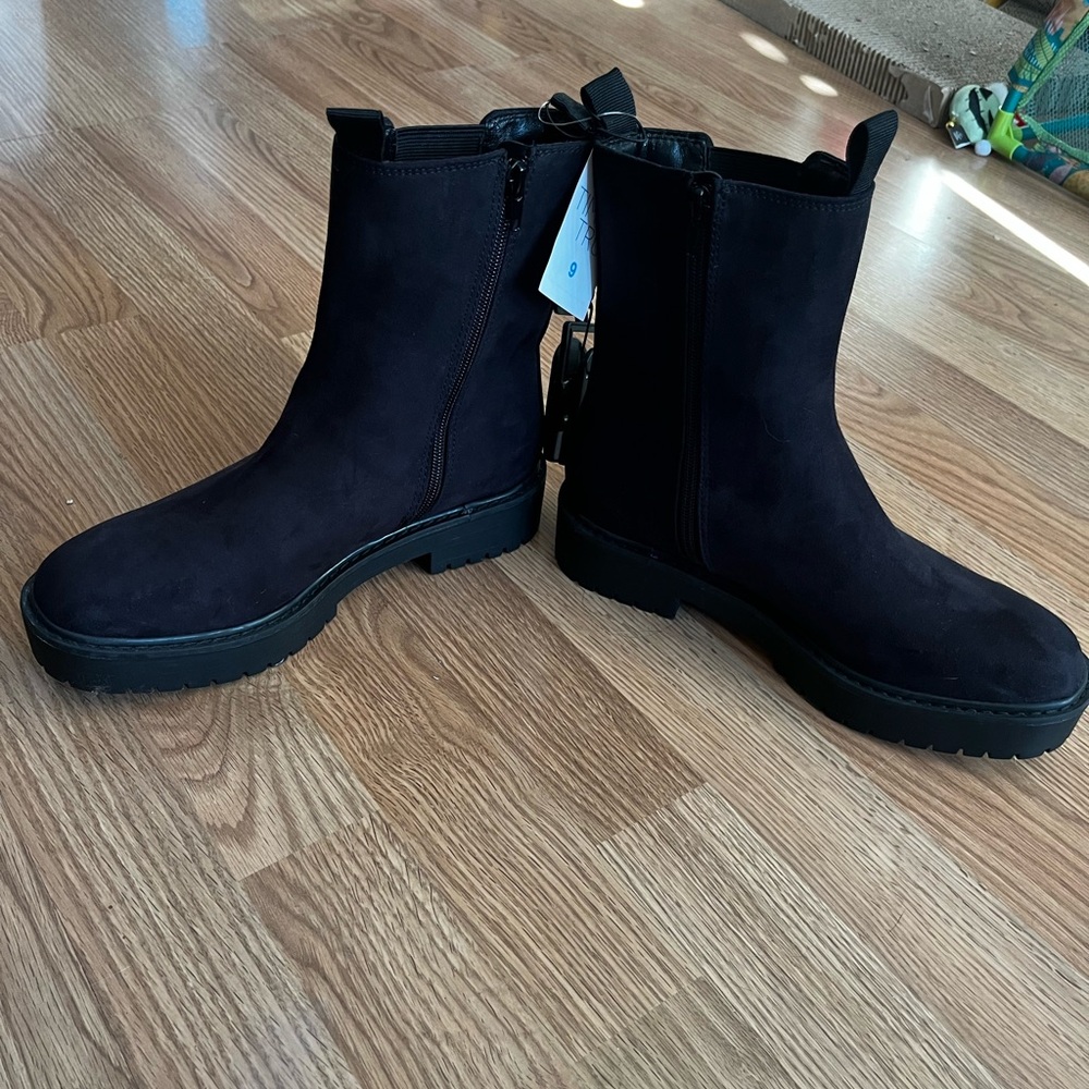 Time and Tru Women’s Mid Shaft Chelsea - Picture 5 of 7